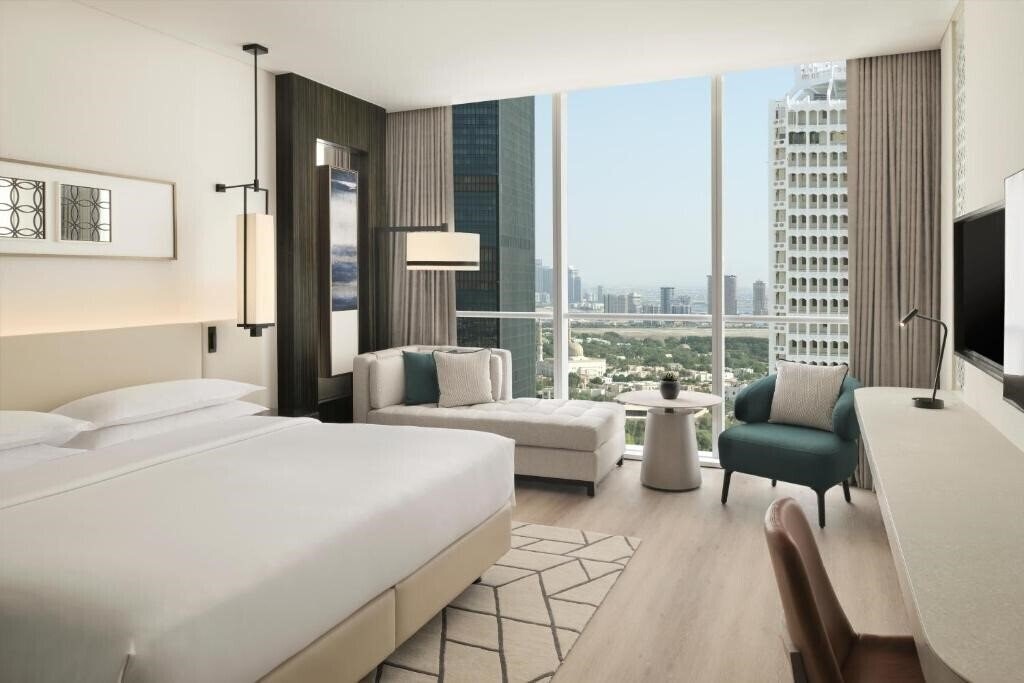 Фото Sheraton Grand Hotel 5*