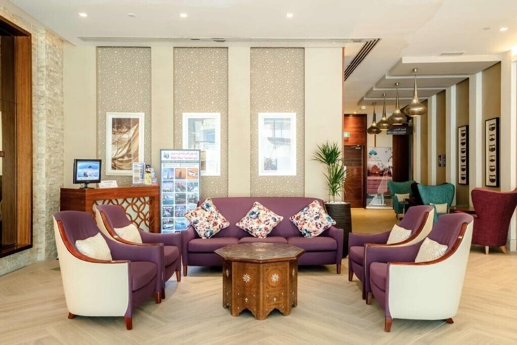Изображение Hilton Garden Inn Dubai Jumeirah 4*