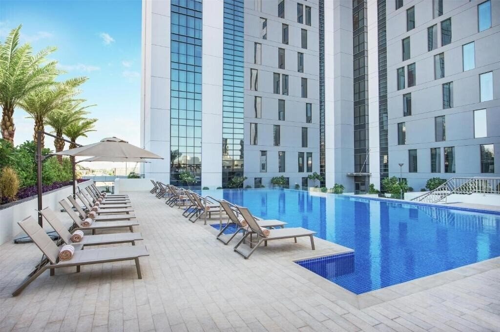 Картинка Hilton Garden Inn Dubai Jumeirah 4*