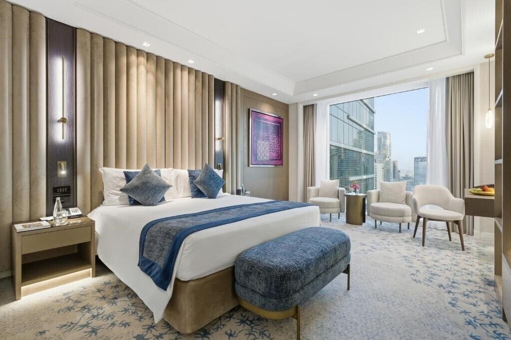 Отель Taj Dubai 5*