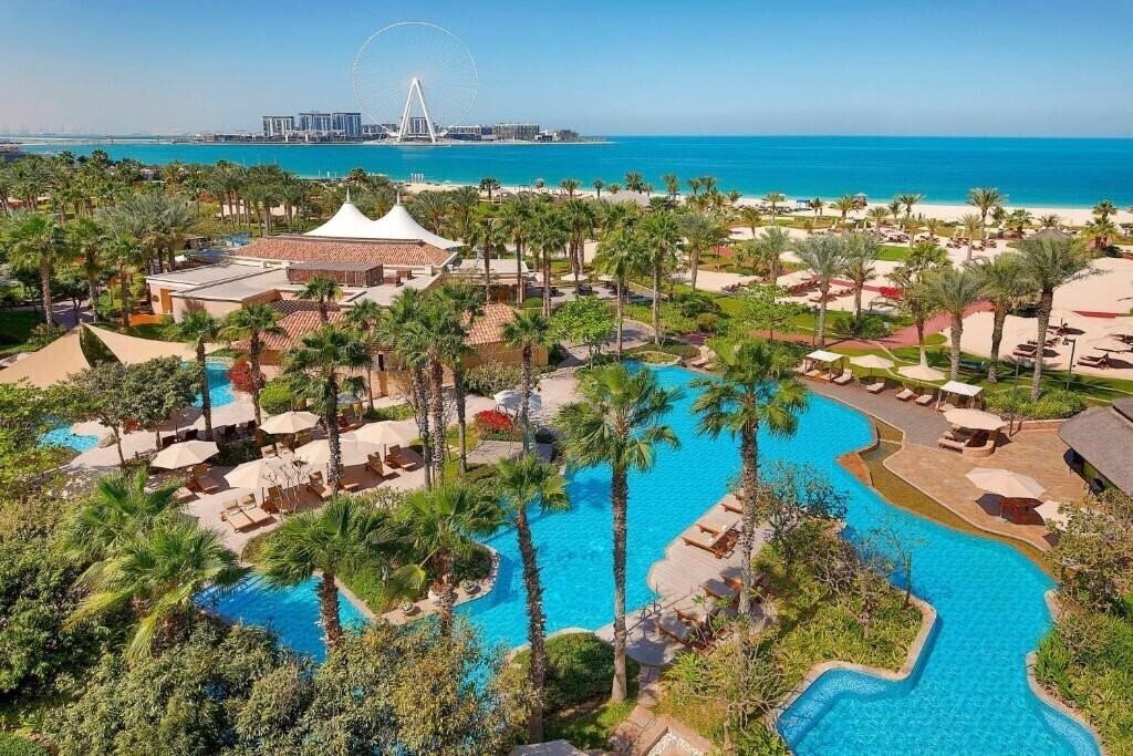 Отель The Ritz-Carlton Dubai Jumeirah 5*