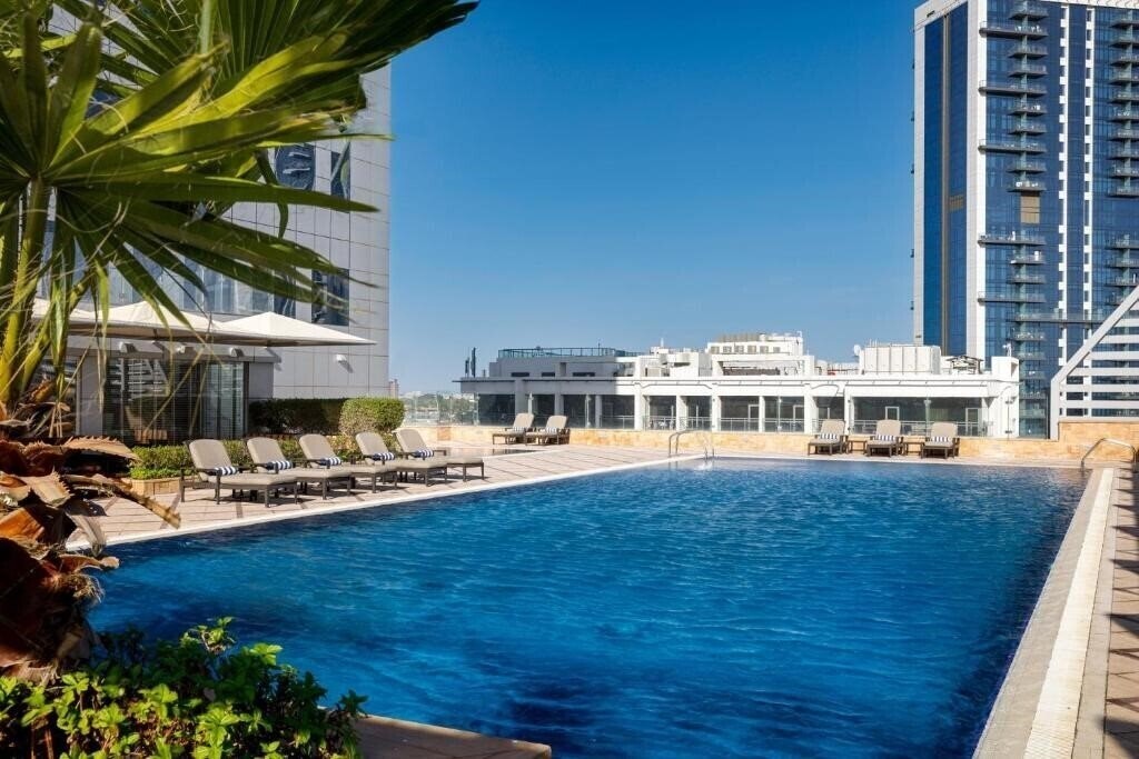 Фотография La Suite Dubai Hotel & Apartments 4*