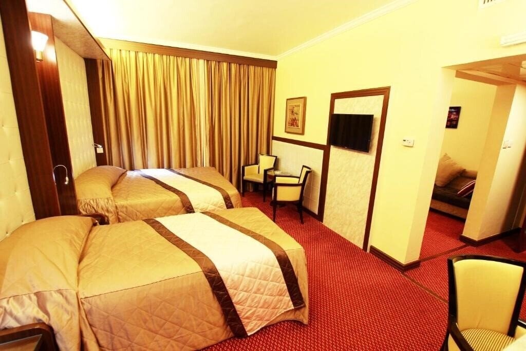 Отель Al Khaleej Grand Hotel 3*