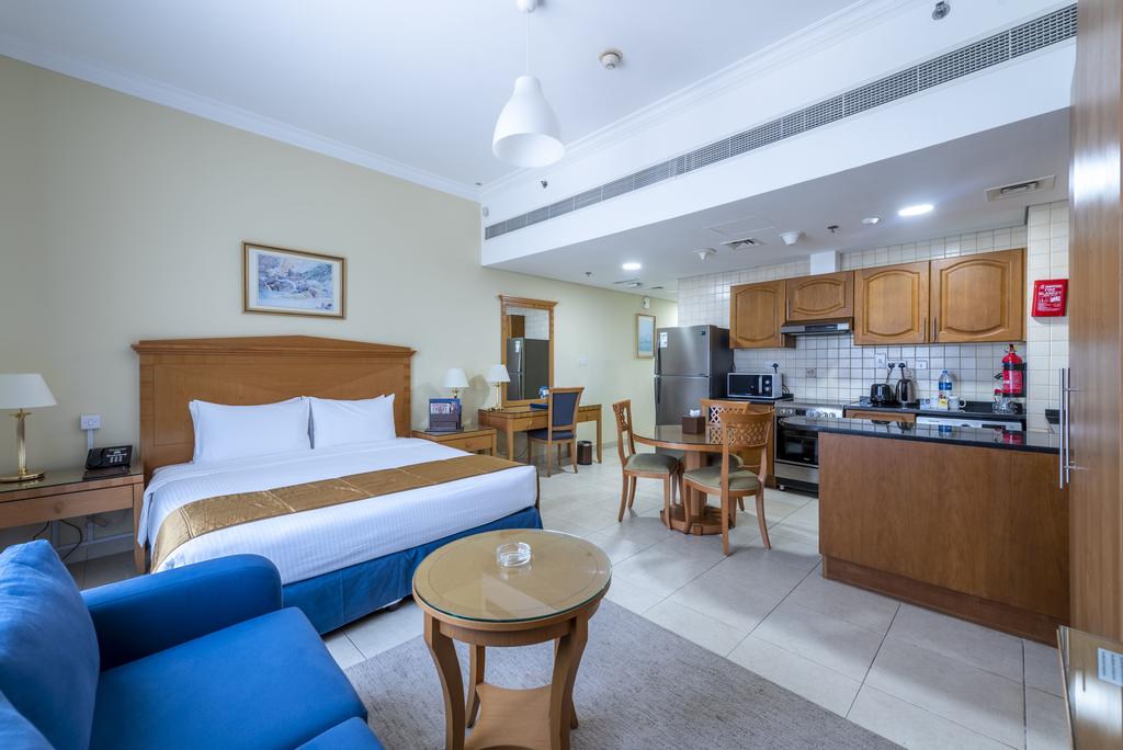 Отель Roda Metha Suites 4*