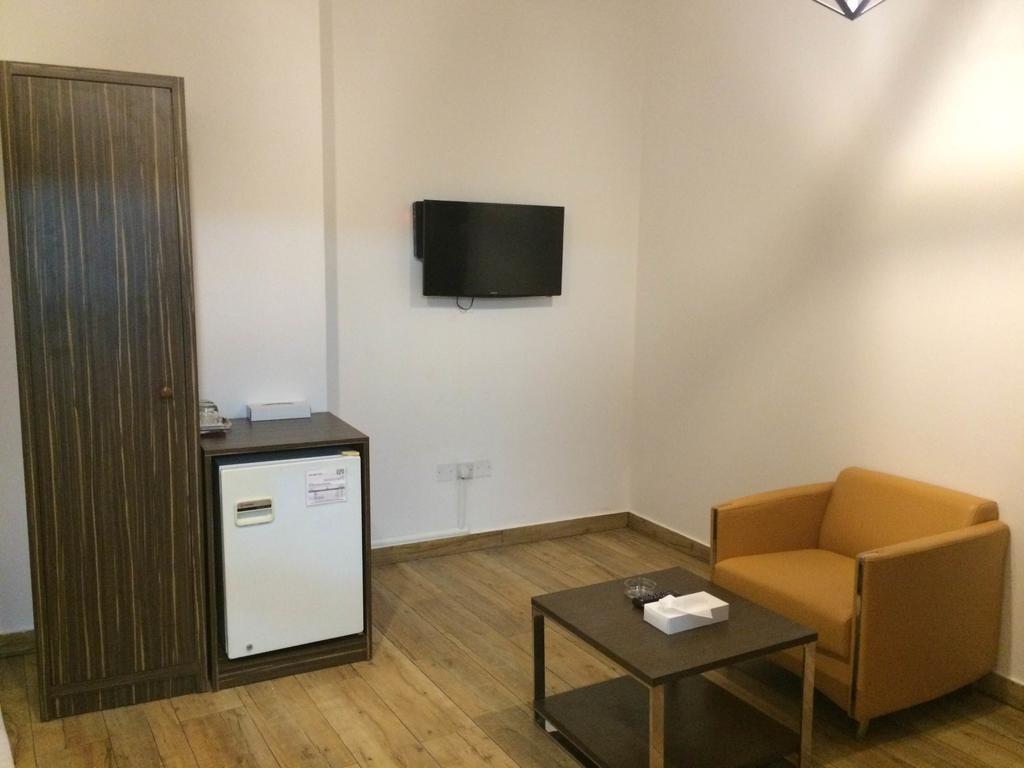 Отель Everest International Hotel 1*