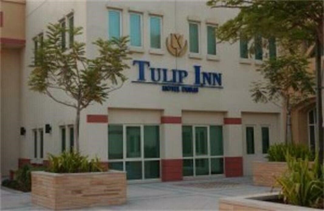 Отель Tulip Inn FZ LLC 3*