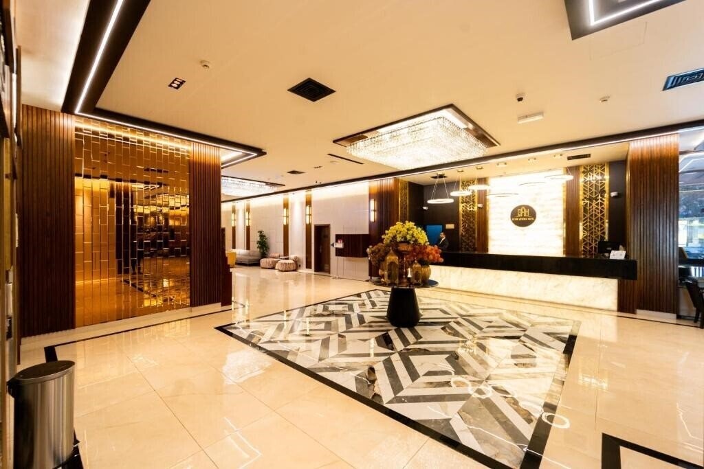 Изображение The Grand Astoria Hotel 3*
