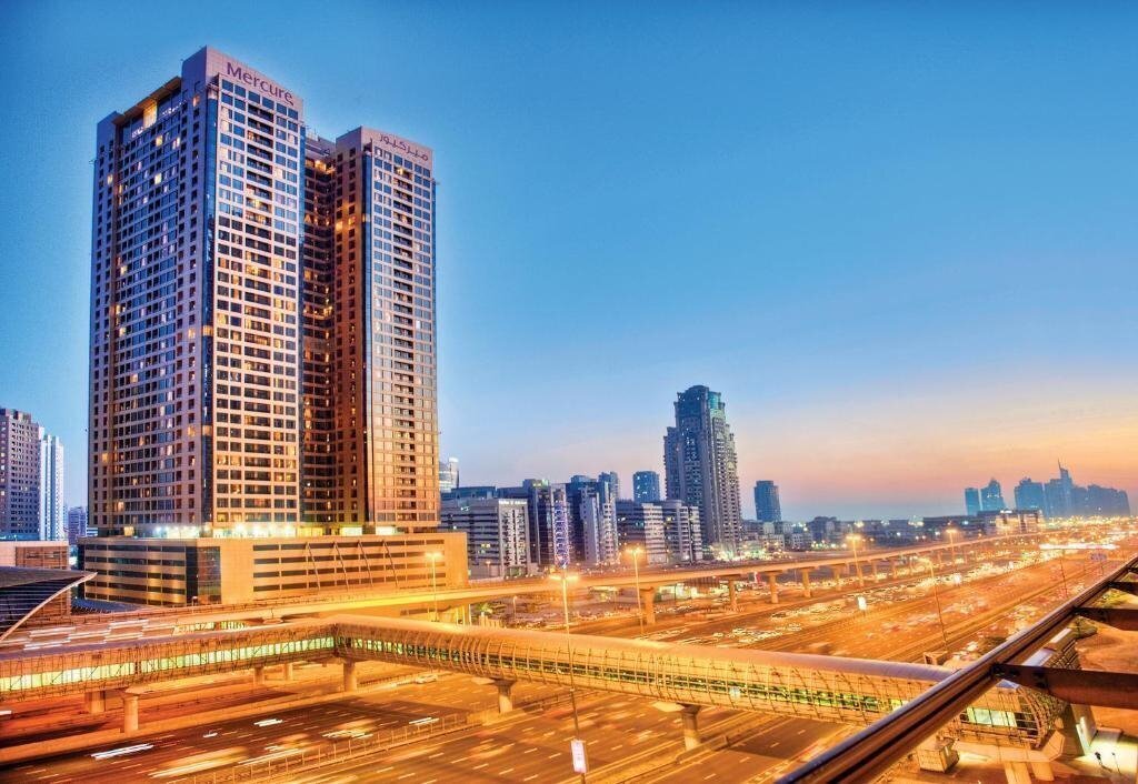 Отель Mercure Hotel Apartments Dubai Barsha Heights 4*