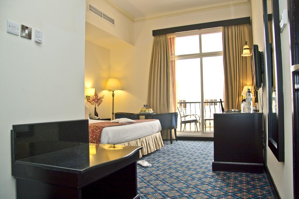 Отель Regent Beach Resort 3*