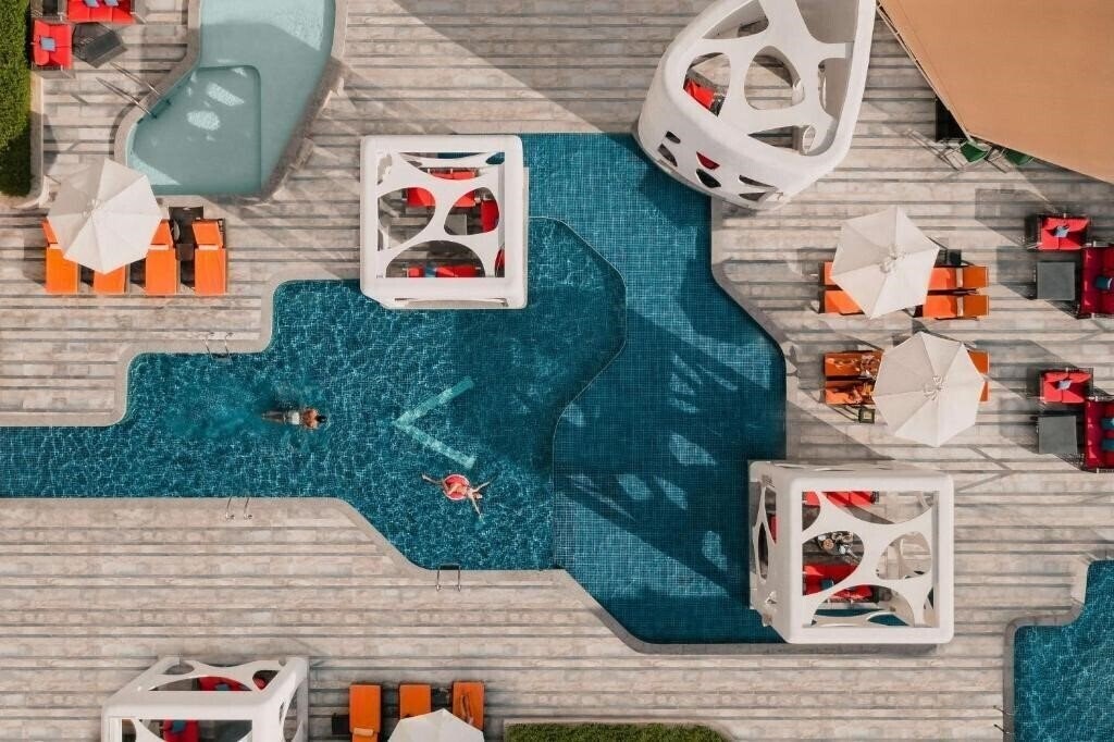 Отель V Hotel Dubai, Curio Collection By Hilton 5*