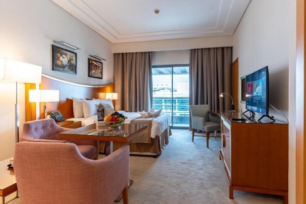 Изображение Grand Belle Vue Hotel Barsha Heights 4*