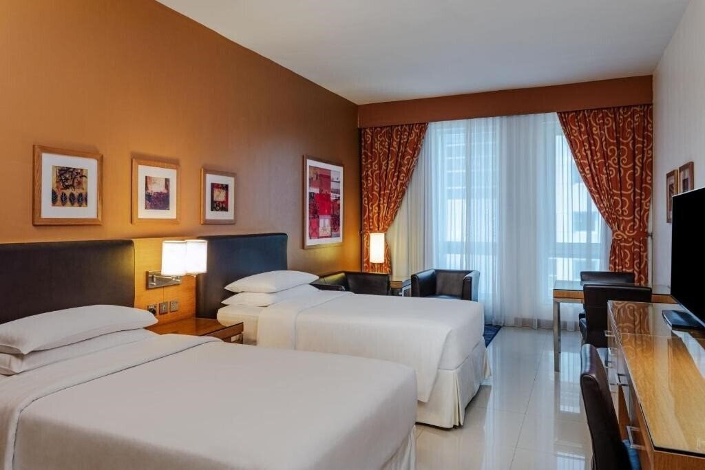 Изображение Four Points by Sheraton Bur Dubai (ex. Four Points By Sheraton Downtown Dubai) 4*