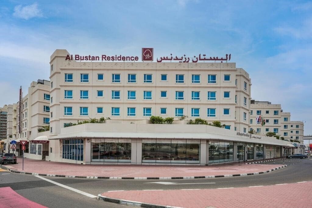 Отель Al Bustan Centre & Residence 4*