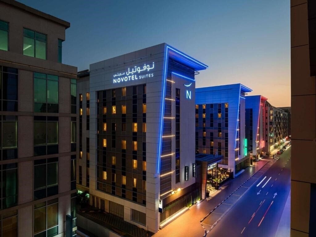 Отель Suite Novotel Mall Of The Emirates 3*