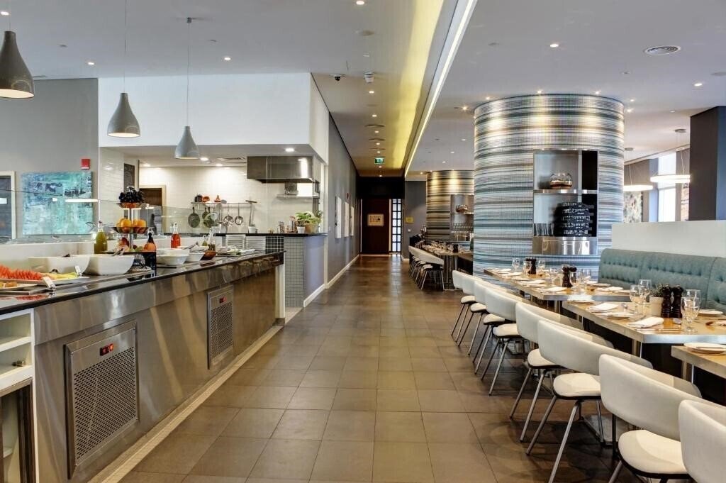 Изображение Premier Inn Dubai Ibn Battuta Hotel 3*