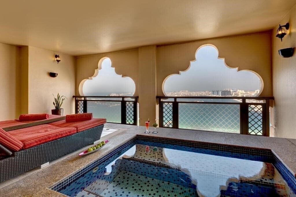 Отель Arjaan by Rotana – Dubai Media City 4*