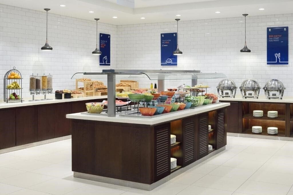 Изображение Holiday Inn Express Dubai Internet City 2*