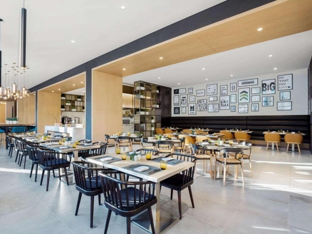 Фото Novotel Bur Dubai Hotel 4*