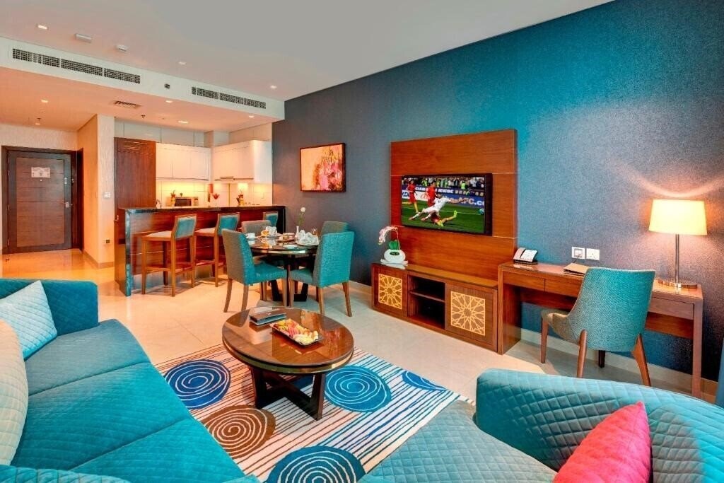 Изображение Royal Continental Suites 5*