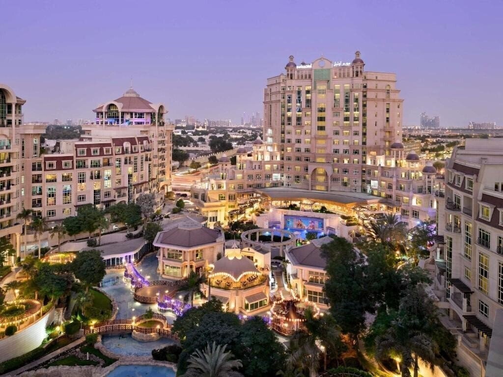 Отель Swissotel Al Murooj Dubai 5*