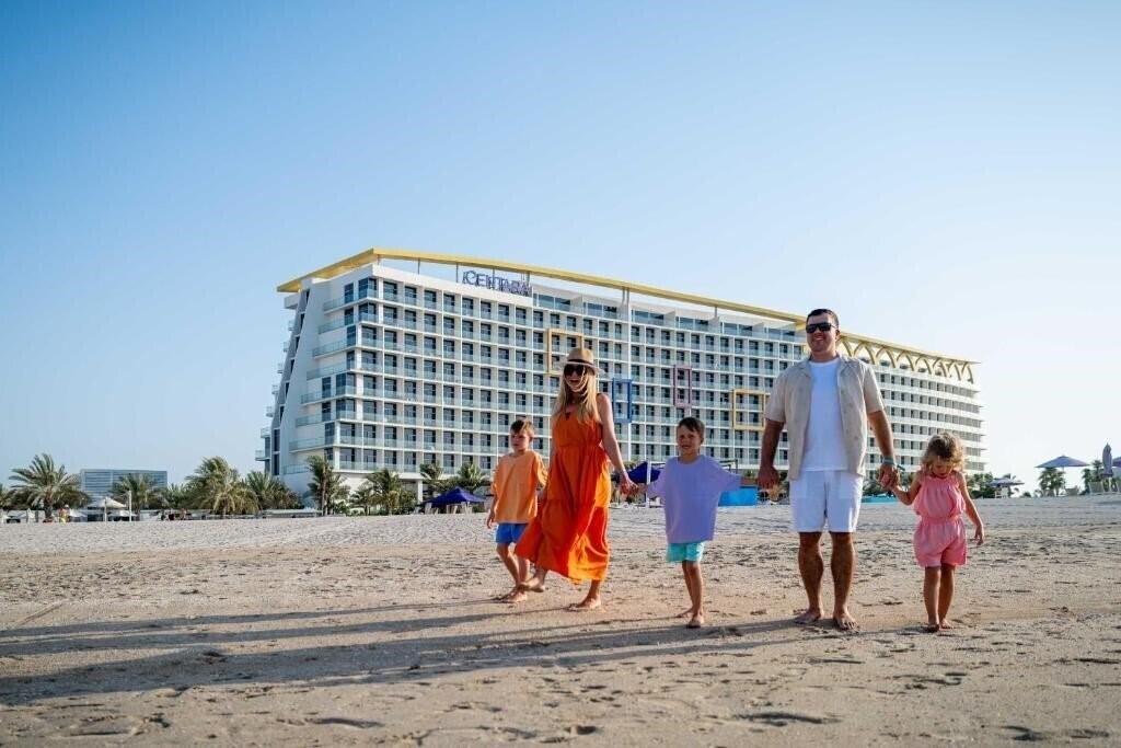 Отель Centara Mirage Beach Resort Dubai 4*