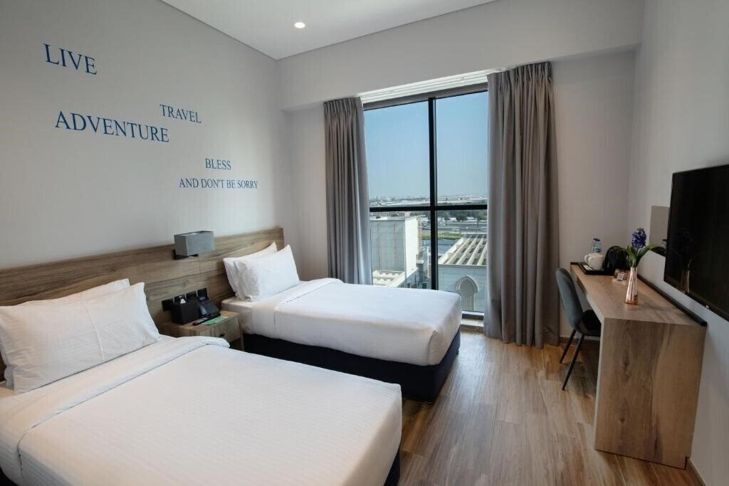 Фото Kingsgate Canal Hotel 3*