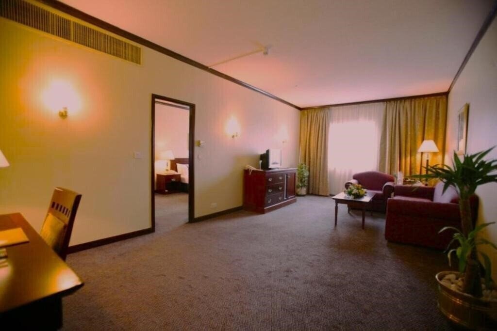 Отель J5 Hotels Bur Dubai 3*