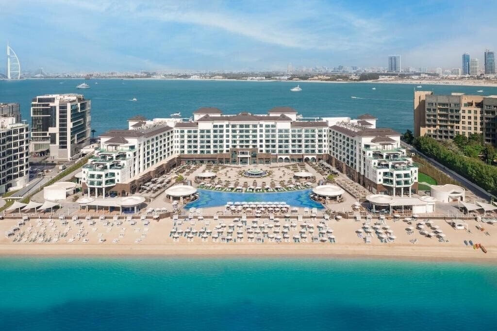 Отель Taj Exotica Resort & SPA, The Palm Dubai 5*