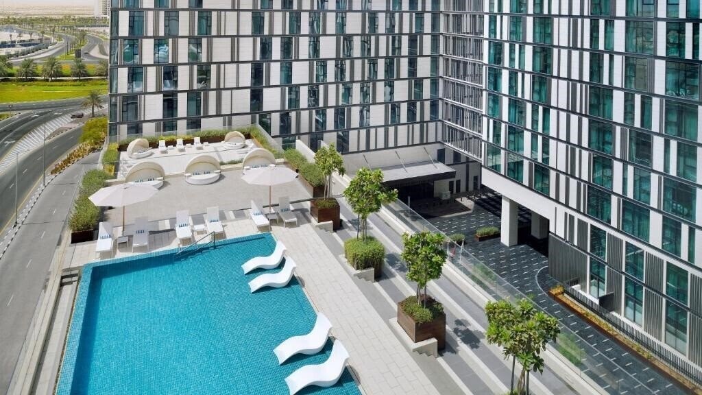 Отель Staybridge Suites Al Maktoum Airport 4*