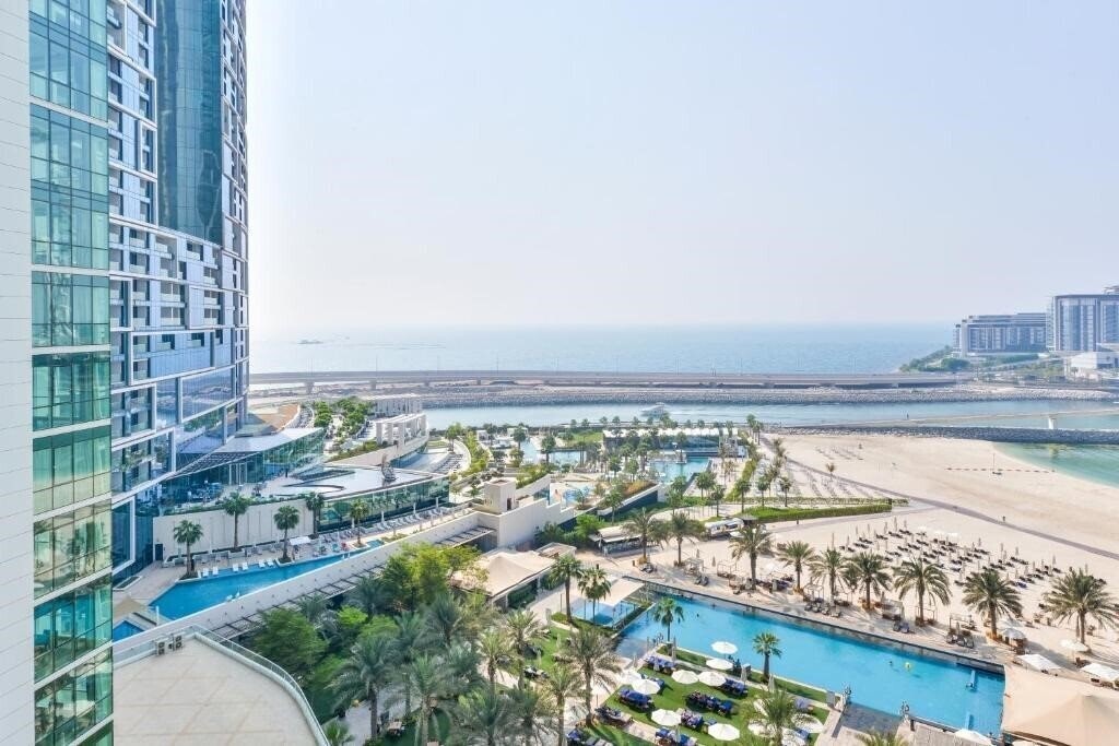 Отель Maison Privee - Al Bateen 5*