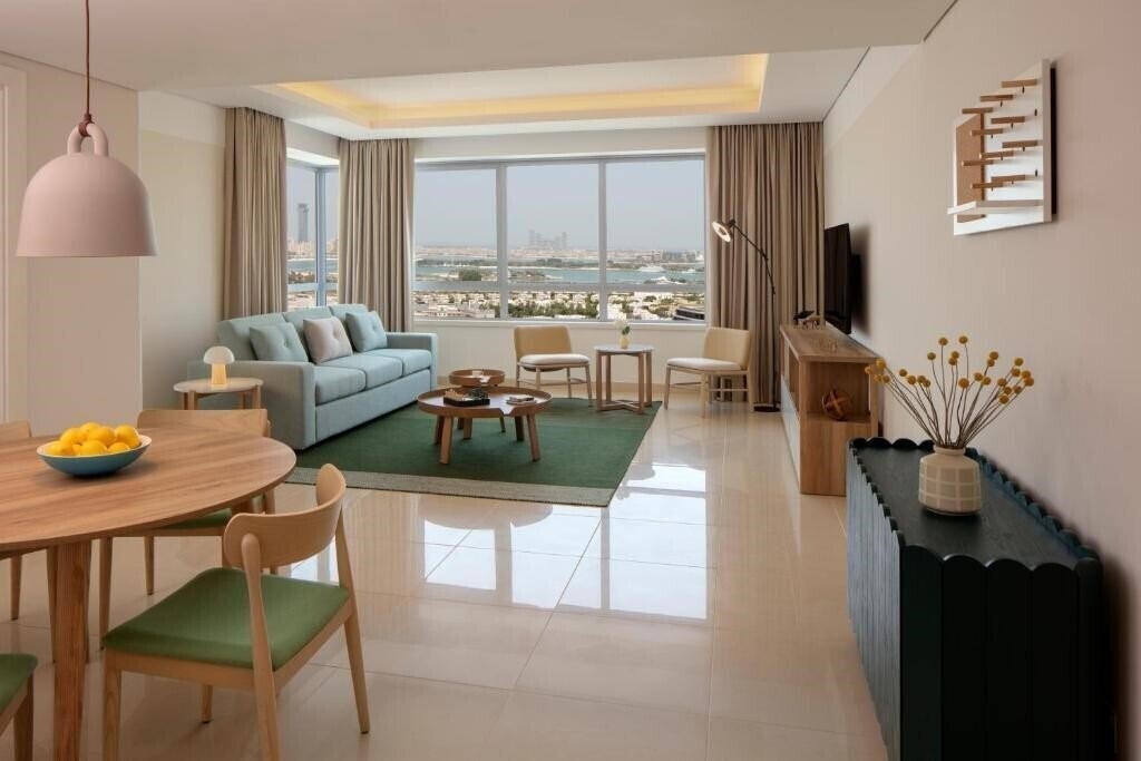 Фотография Staybridge Suites Dubai Internet City 4*