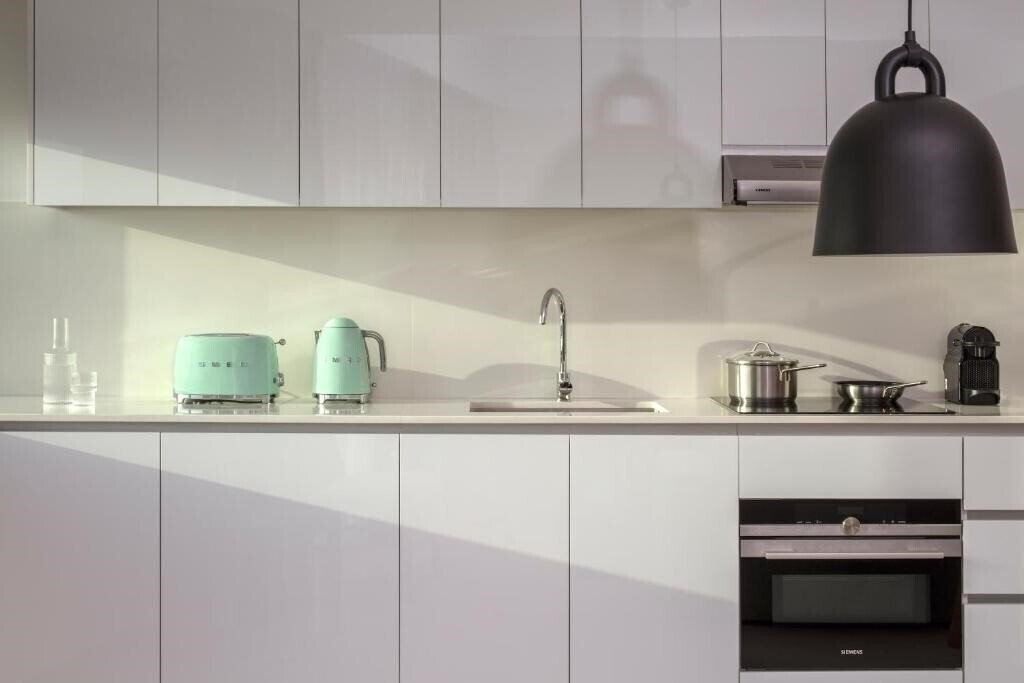 Изображение Staybridge Suites Dubai Internet City (ex. Al Salam Grand Hotel Apartment, Grand Midwest Tower) 4*