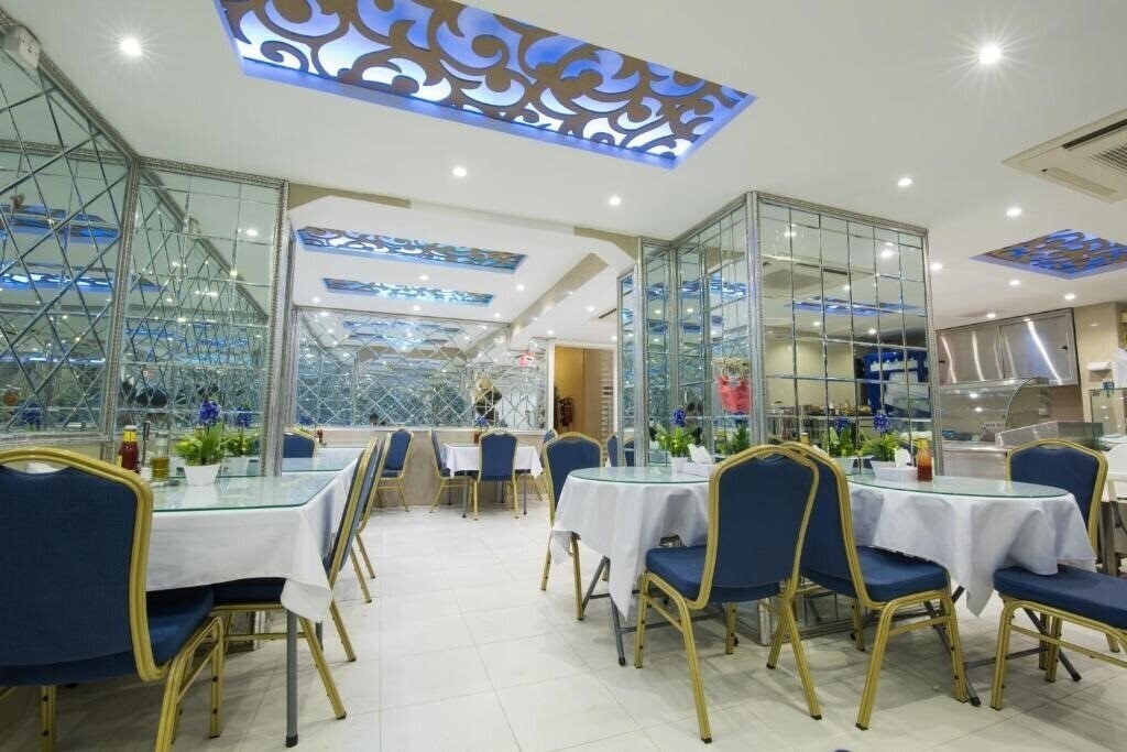 Фото Victoria Hotel 1*