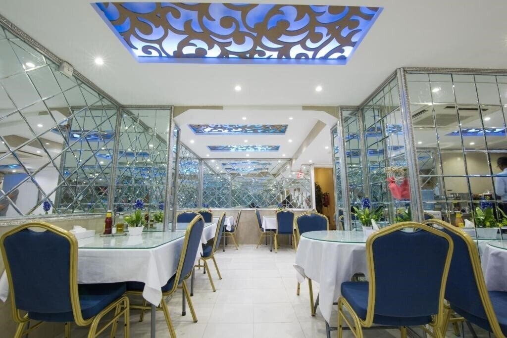 Фотография Victoria Hotel 1*