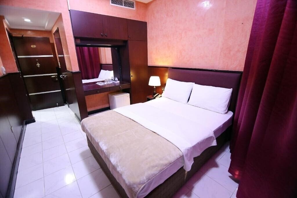 Отель Tanha Hotel 3*