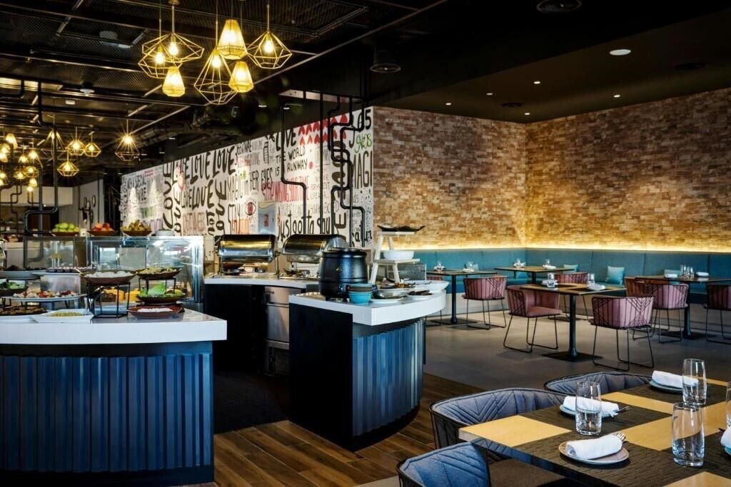 Картинка Aloft Dubai Airport 4*