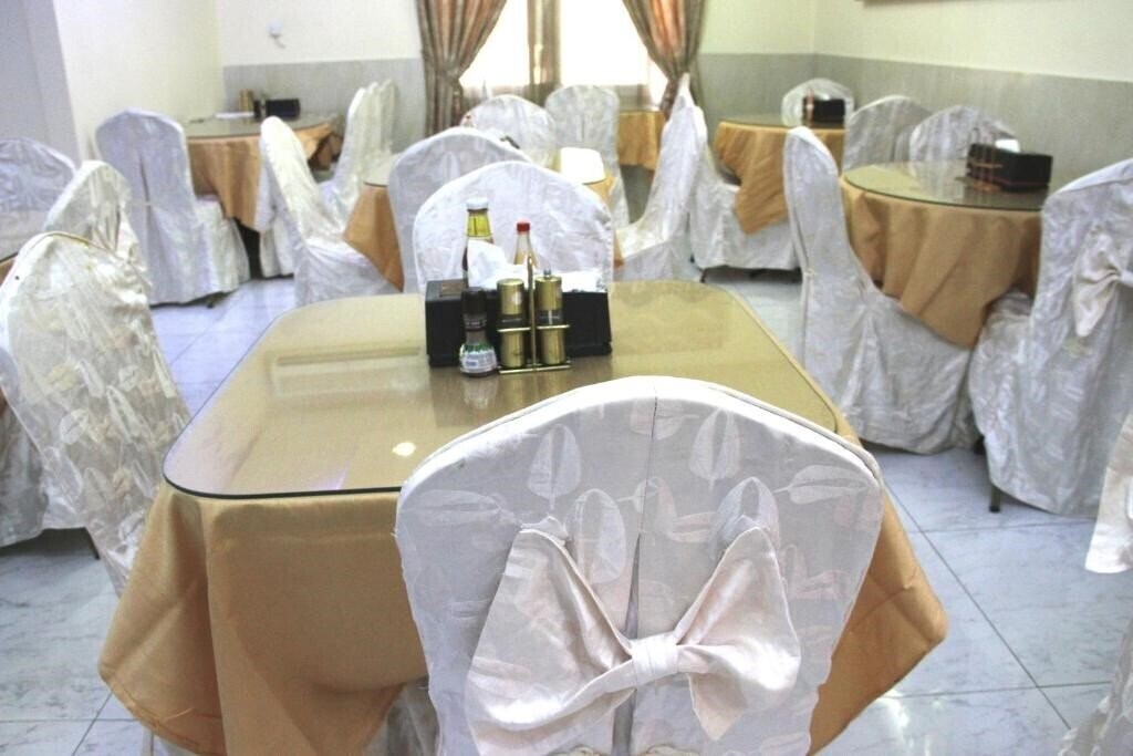 Отель Al Ahrar Hotel 2*