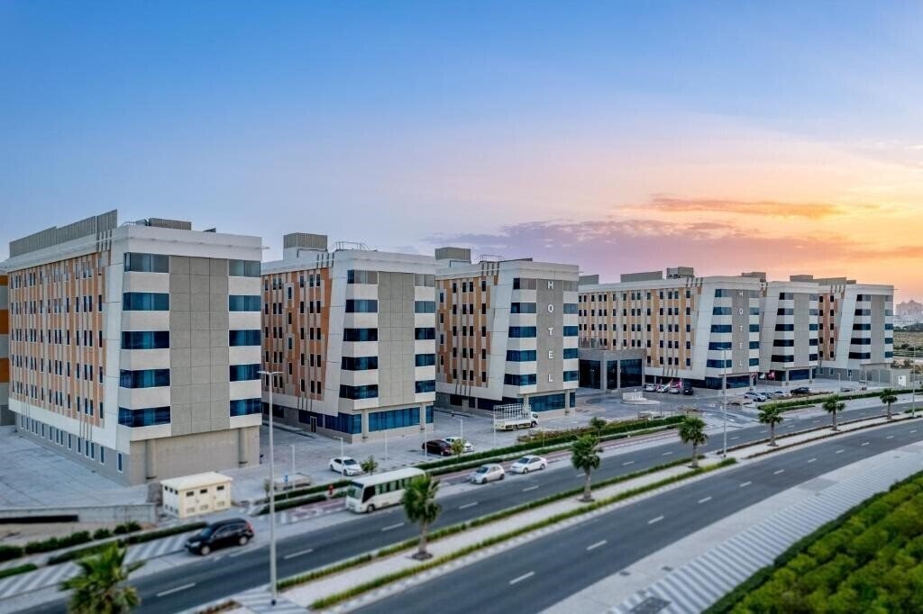 Картинка Bw Plus Dubai Academic City 4*