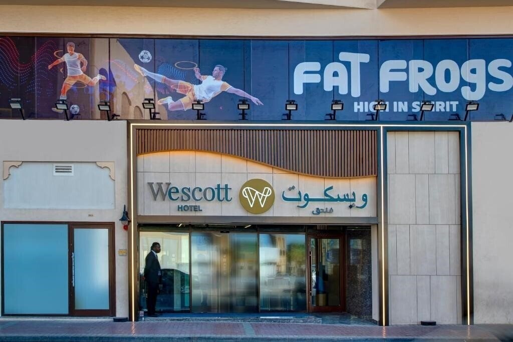 Отель Wescott Hotel 2*