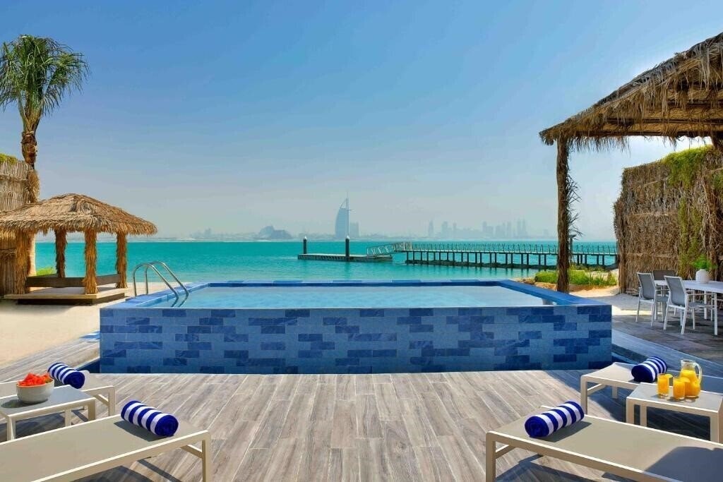Картинка Anantara World Islands Dubai Resort 5*