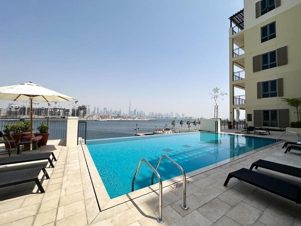 Отель 1BR with Canal View In Jumeirah 4*