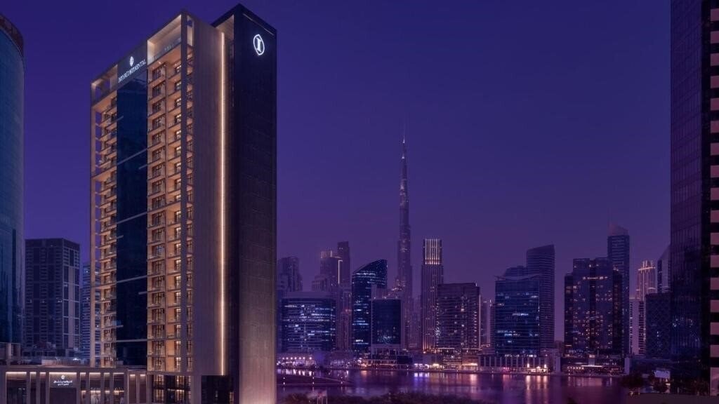Отель Intercontinental Residences Dubai Business Bay 5*