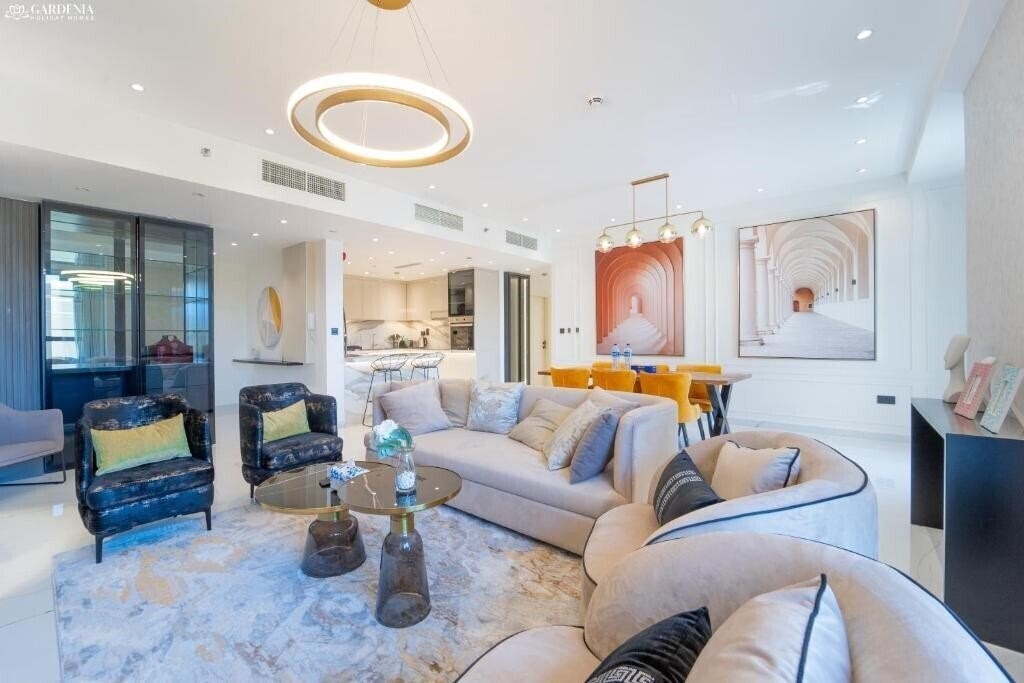 Отель Yanjoon Holiday Homes Park Tower 1*