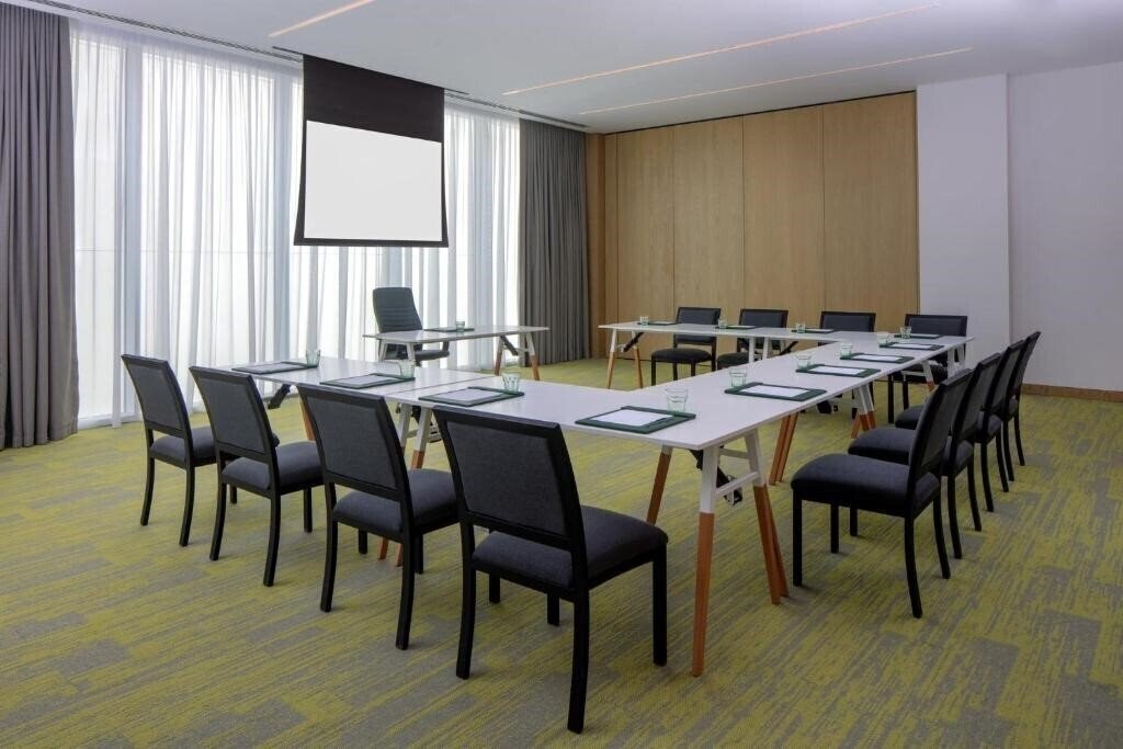 Картинка Staybridge Suites Dubai Business Bay 4*