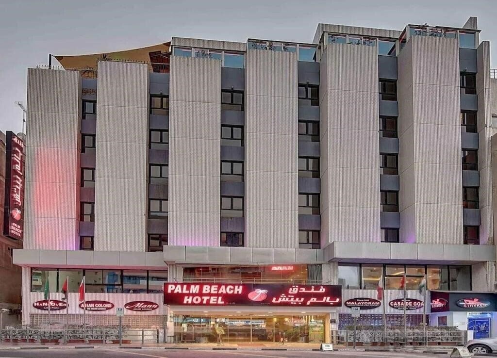Отель Palm Beach Hotel Dubai 3*