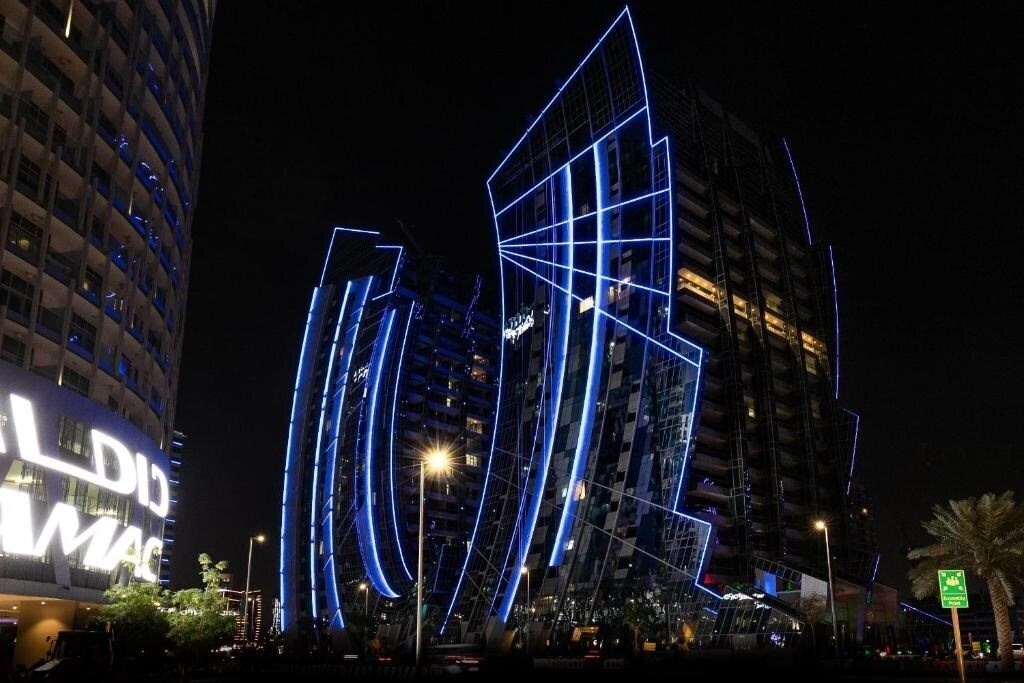 Фото Simply Comfort Suites in J One Tower 4*