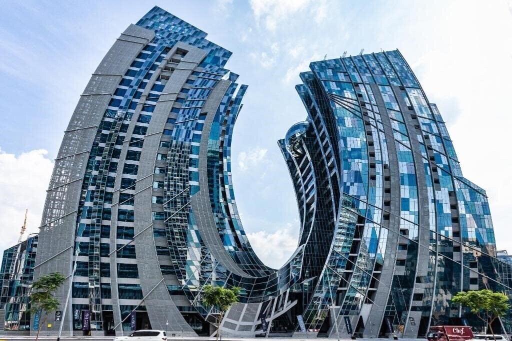 Отель Simply Comfort Suites in J One Tower 4*