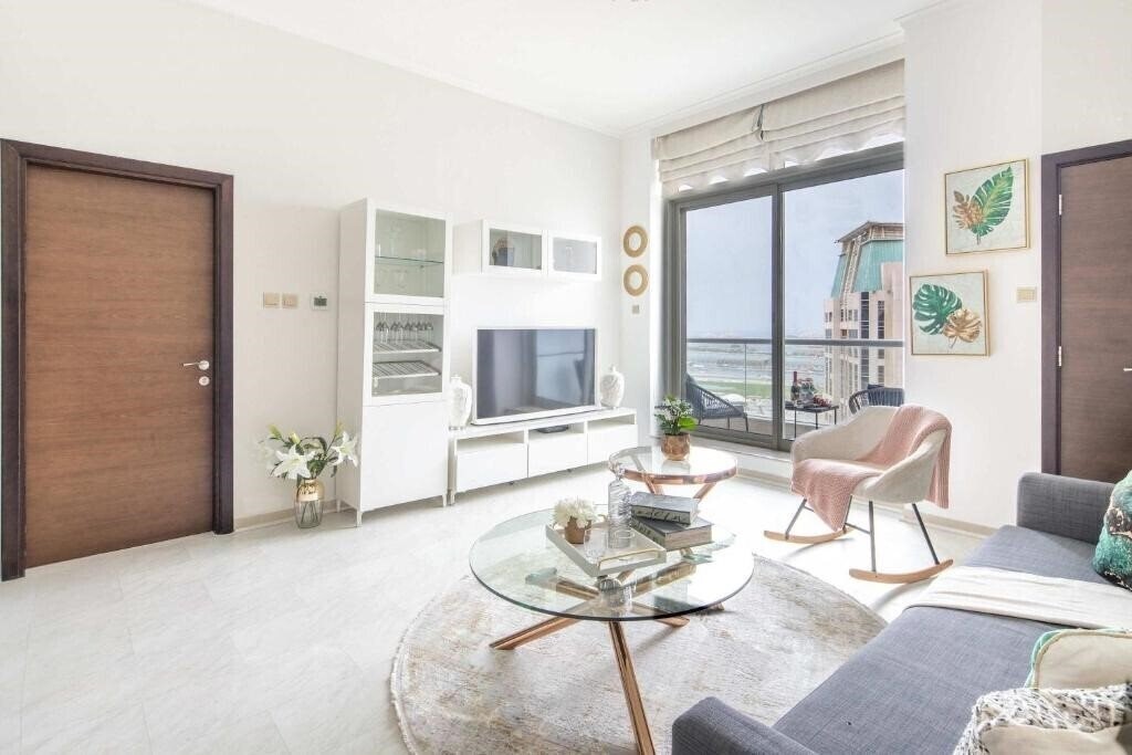 Изображение Botanica Tower 4*