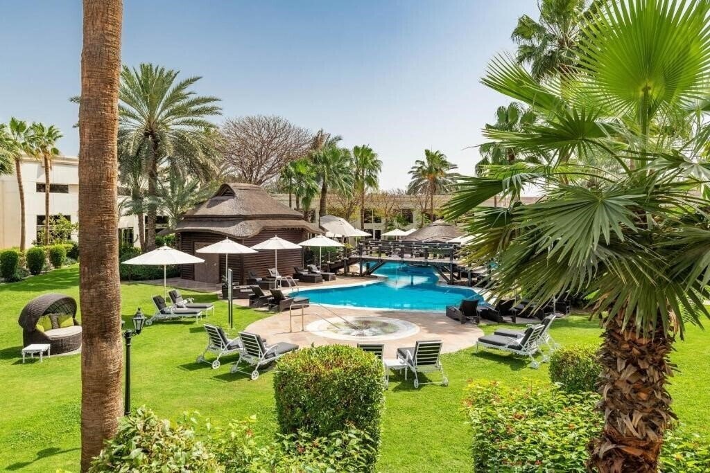 Отель Le Meridien Dubai Hotel 5*