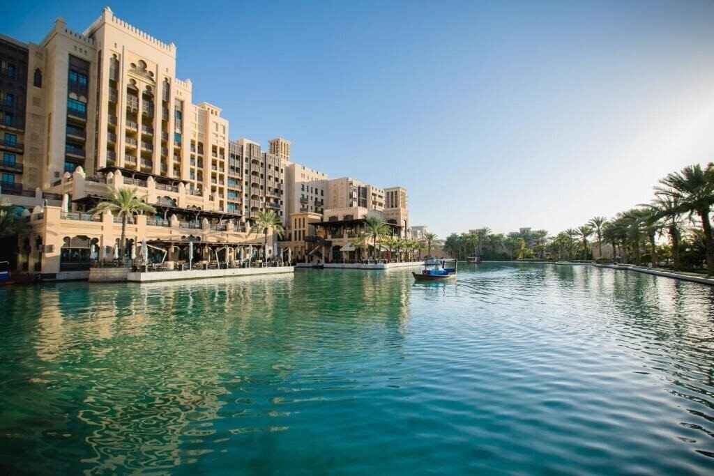 Отель Jumeirah Mina Al Salam Dubai 5*